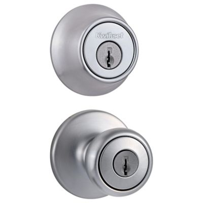 Kwikset Tylo Satin Chrome Deadbolt and Entry Door Knob 1-3/4 in