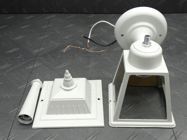 13.5 in. 1-Light White Outdoor Lantern Wall Light Fixture W/ Clear Glass HW 5004