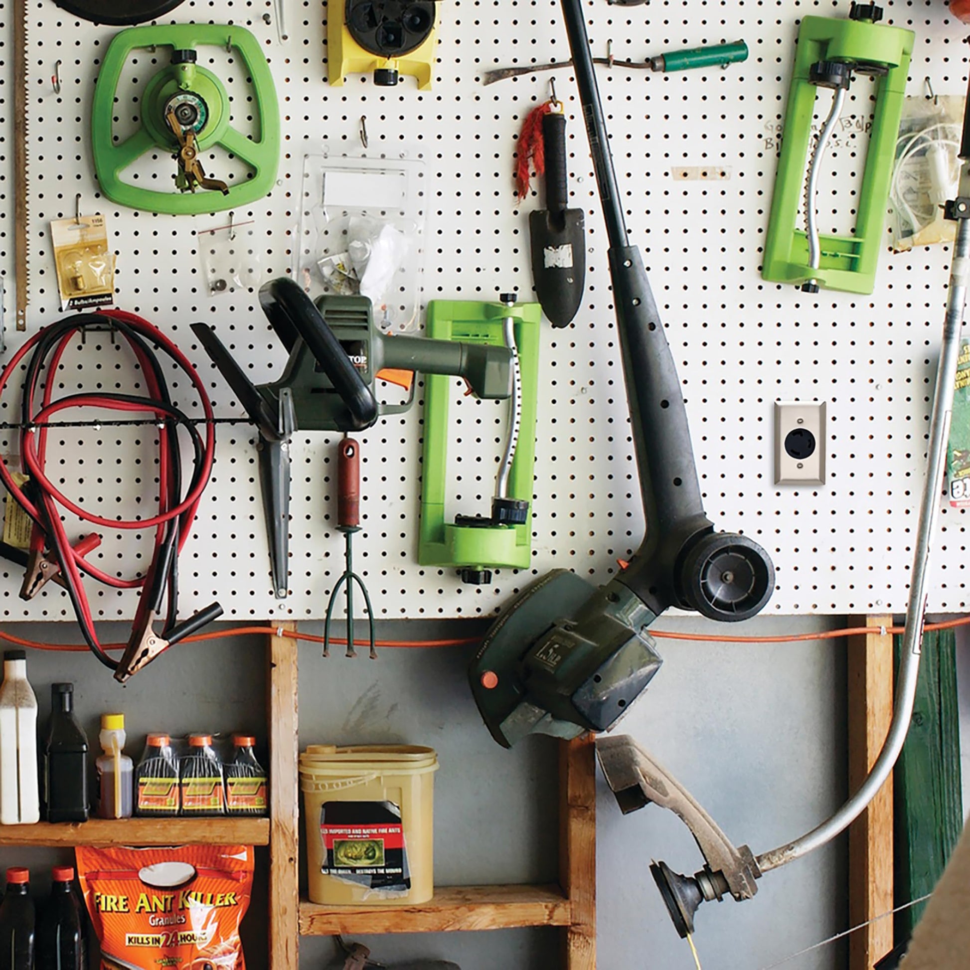 Legrand Pass & Seymour L720R Turnlok Industrial Spec Grade Locking Receptacle, 20 Amp 277V, NEMA L7-20R, Black (1 Count)