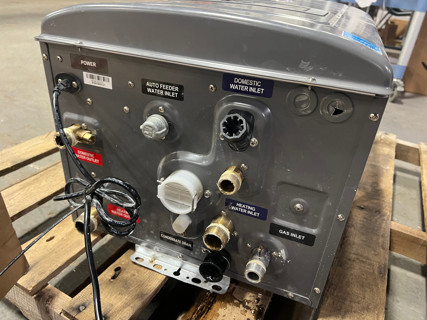 (USED) RHEEM 9.0 GPM Propane Liquid High Efficiency Combi Boiler with 180000 BTU